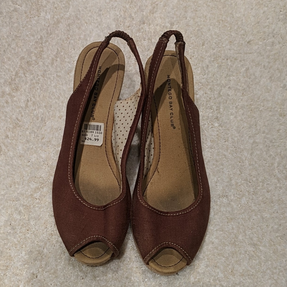 Light brown wedges